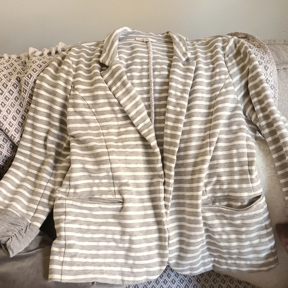 Skies are blue, like new knit blazer XL